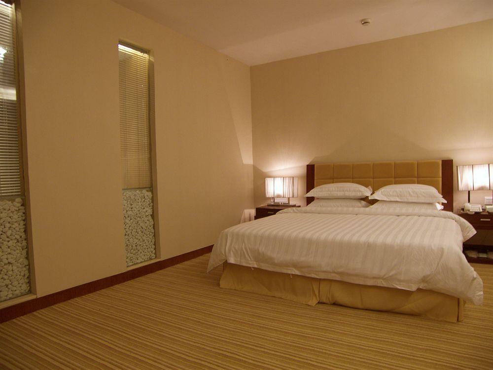 Long Zhou Grand Hotel Γκουανγκζού Εξωτερικό φωτογραφία