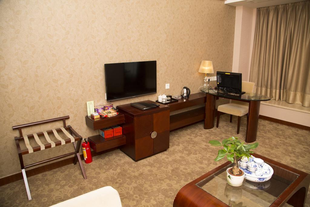 Long Zhou Grand Hotel Γκουανγκζού Δωμάτιο φωτογραφία