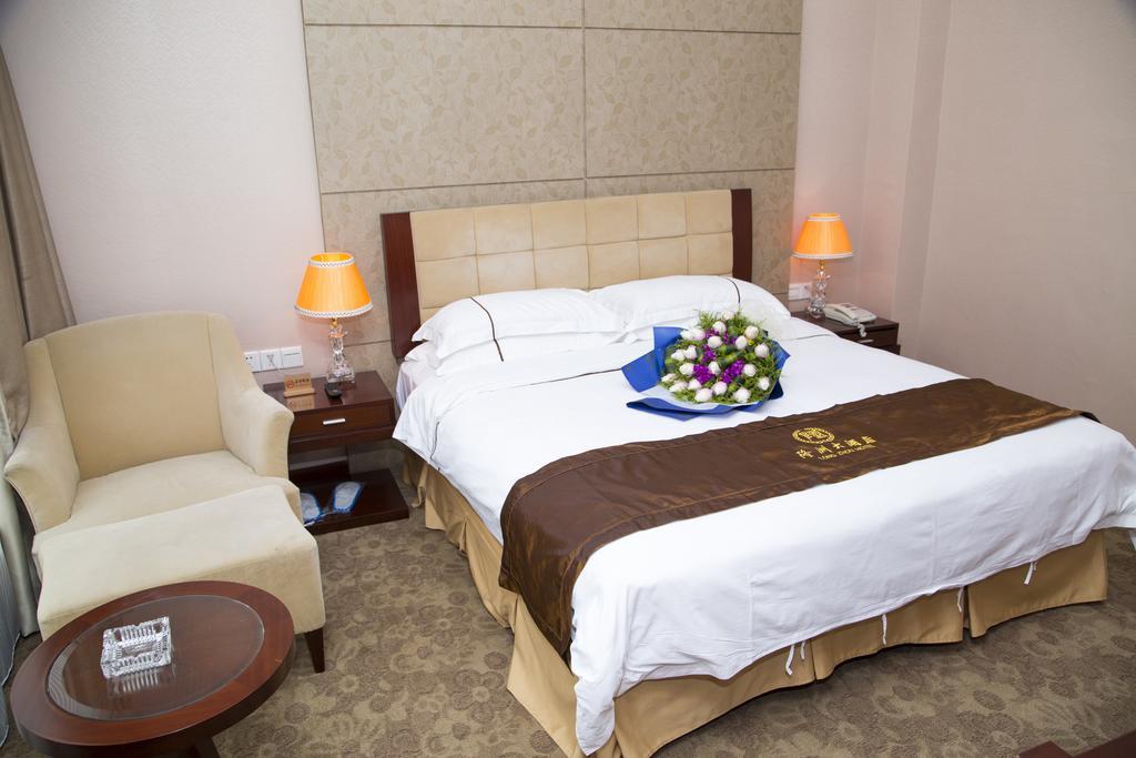 Long Zhou Grand Hotel Γκουανγκζού Δωμάτιο φωτογραφία